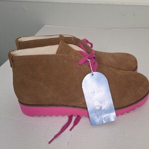 Jambu Brown Suede Boots with Pink Accents Sz 10 NWT
